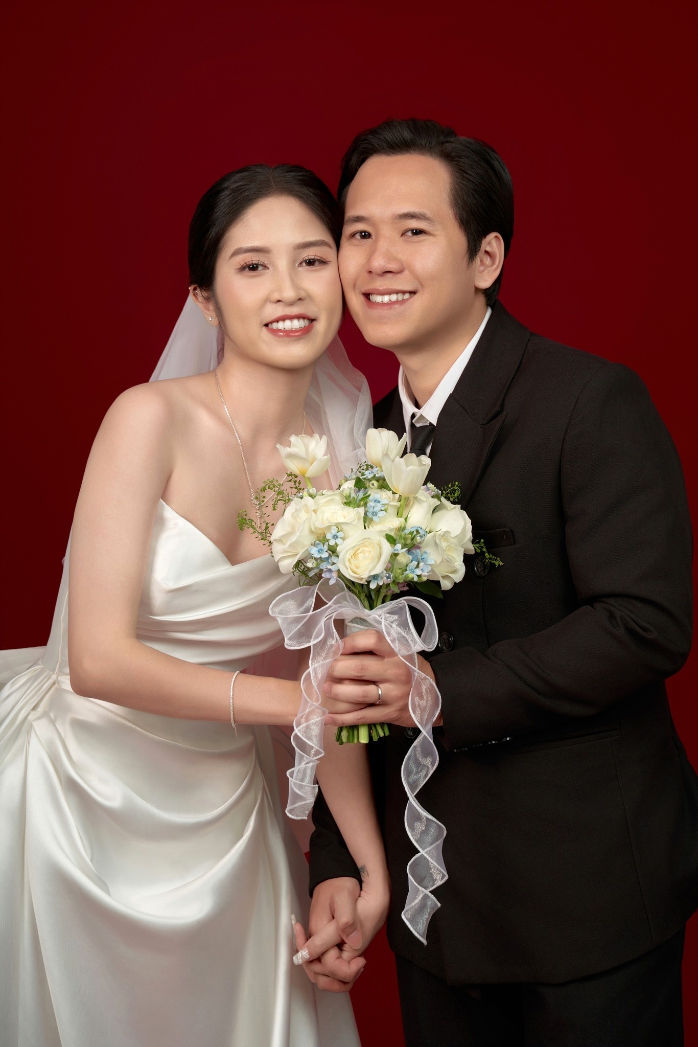 Bí Quyết Giúp Album Ảnh Thêm Lung Linh Với Phụ Kiện Chụp Ảnh Cưới
